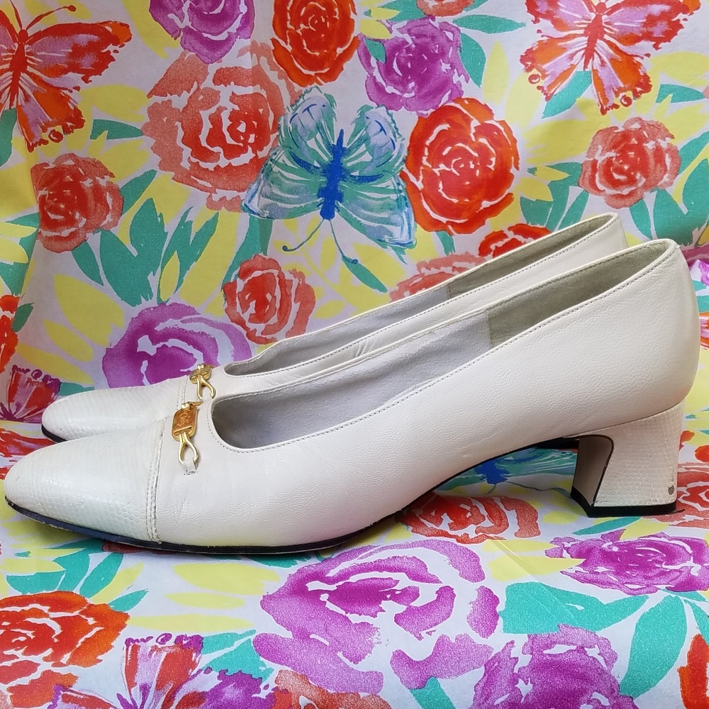 Vtg 70s Ivory Leather Pumps
